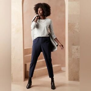 Banana Republic Airstretch Tapered Pant Navy